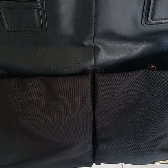 Skip Hop Chelsea Chic Diaper Bag - Picture 8 of 15